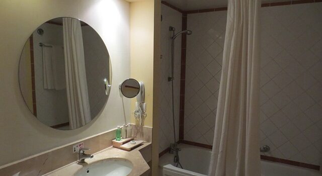Sådan vælger du det perfekte badeværelsesspejl fra vidaXL til dit hjem